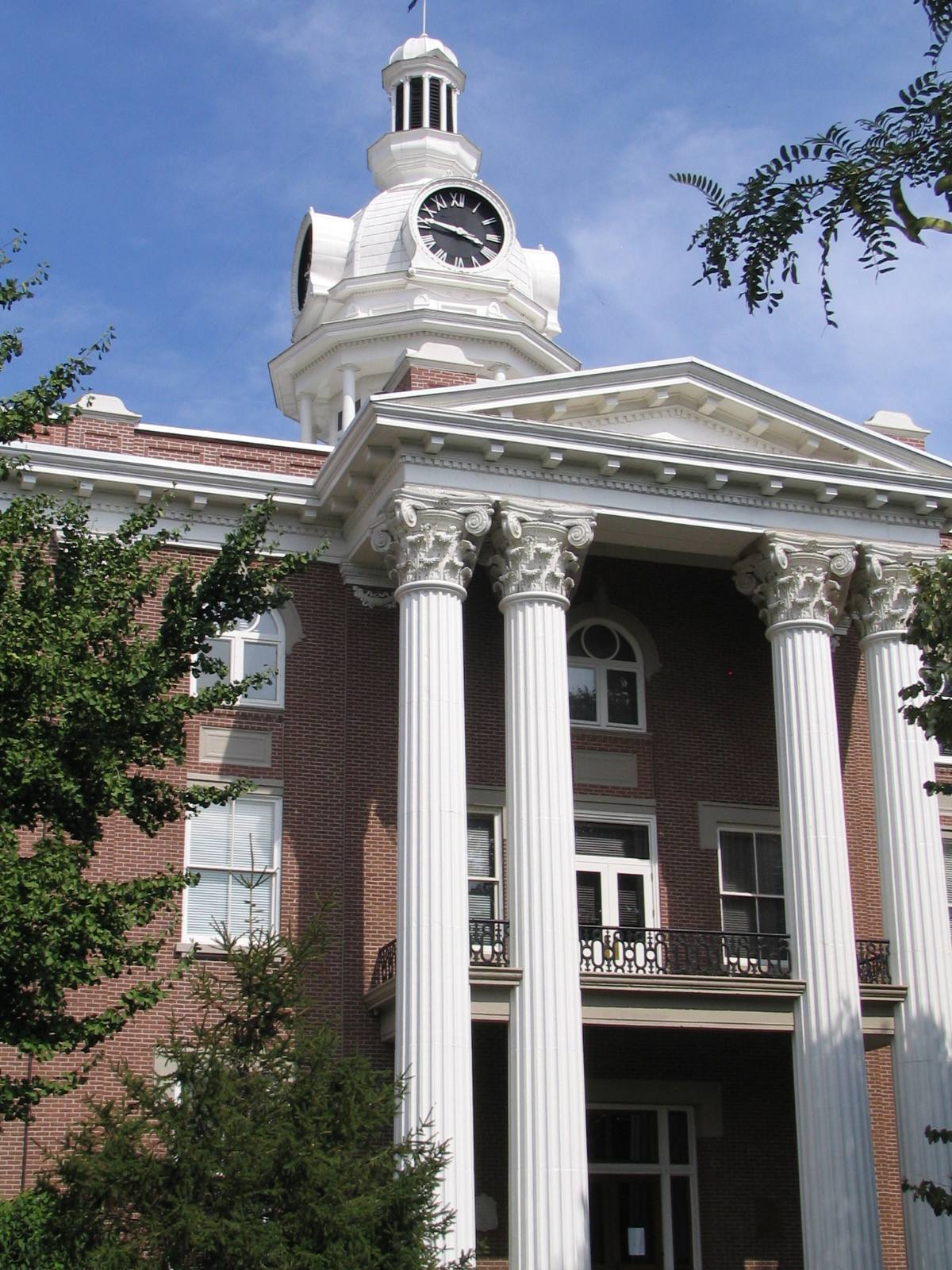 Rutherford County Courthouse on the square in Murfreesboro, Tennessee